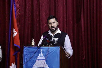 रवि लामिछानेको प्रश्न- भ्रष्टाचार गर्ने र ढुकुटी रित्याउने पार्टीलाई मत दिने जनता कस्ता ?